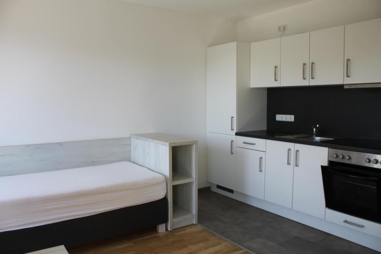 1 Zimmer Studioapartment Mit Bis Zu 2 Einzelbetten In Der Land Of Living Келхайм Екстериор снимка